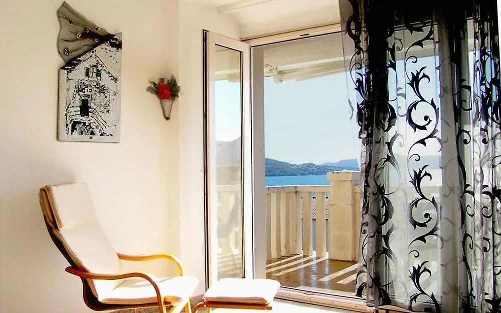 Apartment In Trogir With Seaview, Terrace, Air Condition, Wifi 0*,